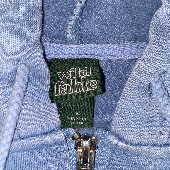 Cropped sweatshirt and shorts set - Picture 3 of 3